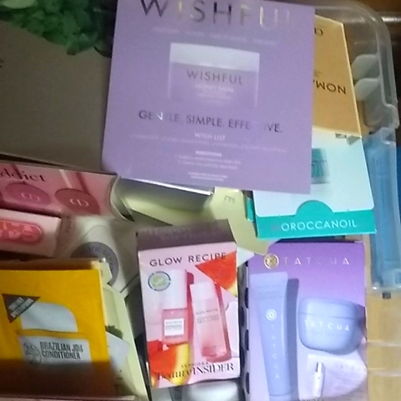 🆕 High end Make up/ Skincare mystery box - Picture 2 of 16